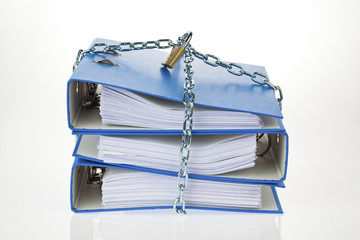 files folder locked with chain