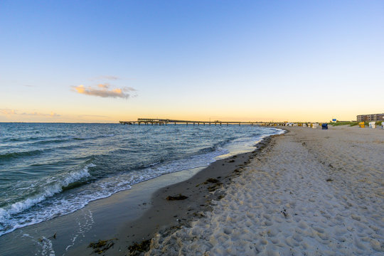 Strand und Erlebnisseebr&uuml;cke in Heiligenhafen