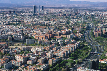 Fototapeta premium Cityscape skyline view of Madrid