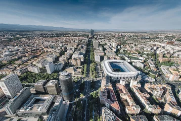 Foto op Plexiglas Stadsgezicht skyline uitzicht op Madrid © karrastock