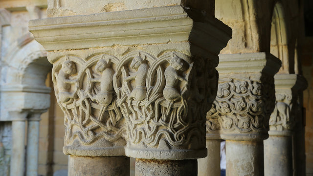 Claustro de la Colegiata de Santillana del Mar, Cantabria