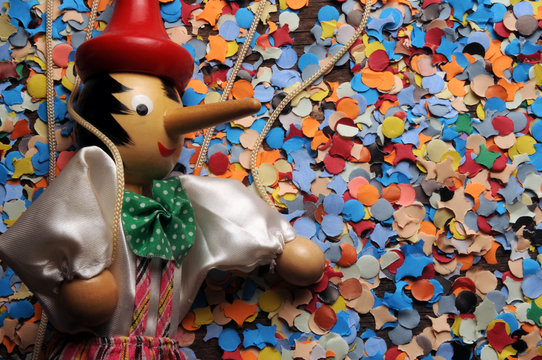 Pinocchio Pinocho Пиноккио بينوكيو Pinokio 匹诺曹 피노키오 पिनोकियो Pinokyo 