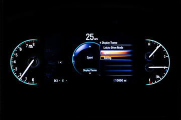 Modern light car mileage on black Display theme 25 mph