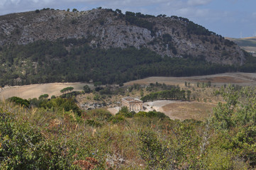 The hills in Segesta