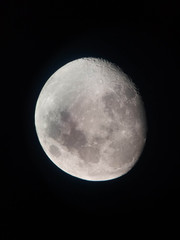 Naklejka premium A photo of the moon made through a telescope