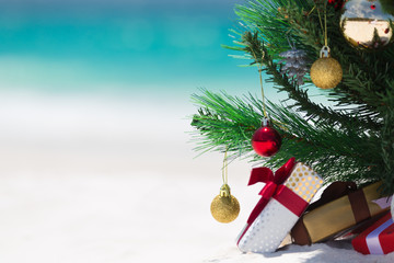 Australian Beach Christmas - 183078847