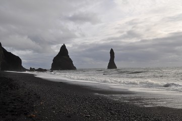 Reynisdrangar, Vík í Mýrdal, Islande - 183079650