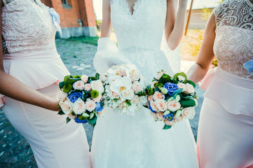 bride and bridesmaids bouquet