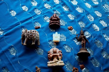 Souvenirs du Tamil Nadu (Statuettes en pierre)