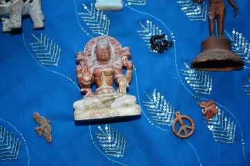 Souvenirs du Tamil Nadu (Statuettes en pierre)