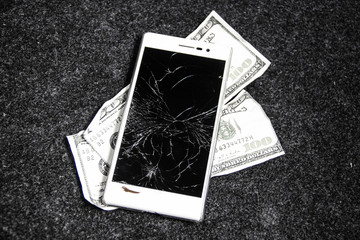 Pay money for a broken phone 