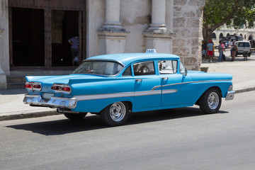Sehr schöner Oldtimer auf Kuba (Karibik)