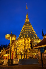 WAT PHRA DOI SUTHEP GRANDE STUPA CHIANG MAI THAÏLANDE 