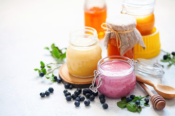 Blueberry cream honey