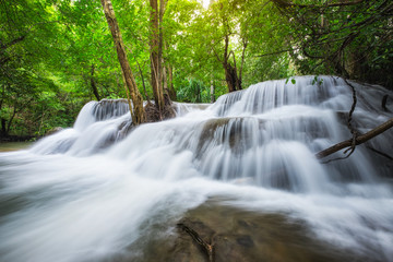 Fototapeta premium Beautiful Huay Mae Khamin waterfall in tropical rainforest at Srinakarin national park