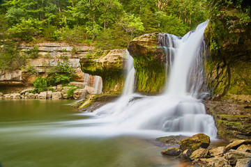 Fototapeta na wymiar Cataract Falls Waterfalls on Rocks