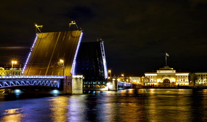 Naklejka na ściany i meble Palace Bridge and Admiralty in Saint-Petersburg