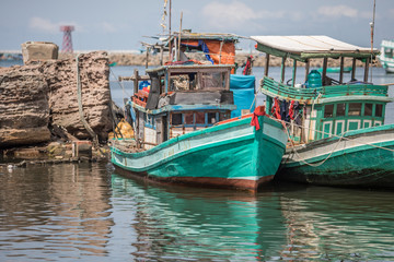 Fototapeta na wymiar Vietnamese boats mooring