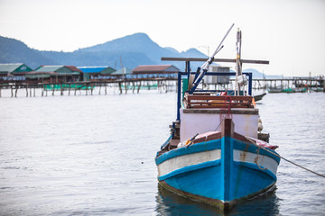 Fototapeta na wymiar Vietnamese boats mooring