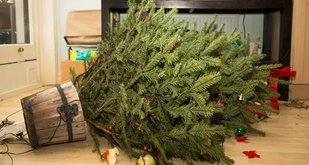 Kitty Carnage: horizontal Christmas tree