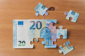 20 euro banknote puzzle