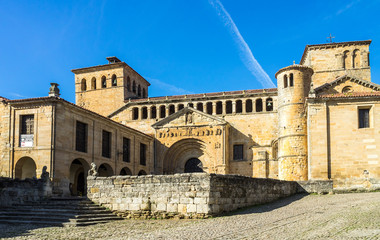 Spanien - Kantabrien - Santillana Del Mar - Colegiata de Santillana del Mar (Stiftskirche der Hl....