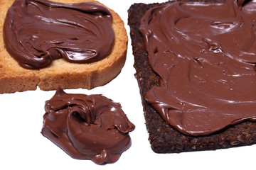 Brot Pumpernickel und Zwieback mit Schokoladencreme