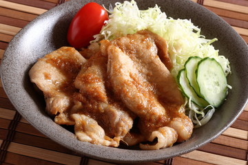 豚肉の生姜焼き　Sauteed pork with ginger sauce
