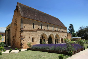 Abbaye bénédictine de Massay.