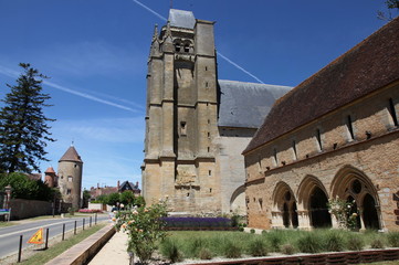 Eglise Saint-Praxent et salle capitulaire.