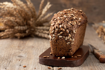 bread with seeds