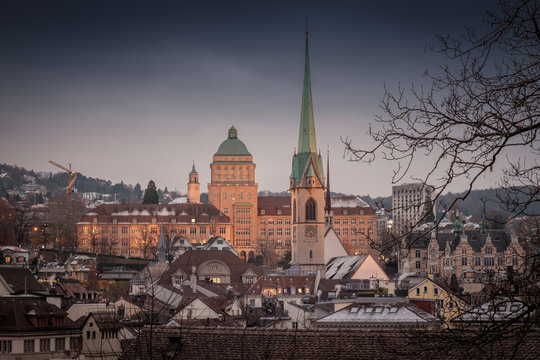 Blick &uuml;ber Z&uuml;rich mit Universit&auml;t im Hintergrund