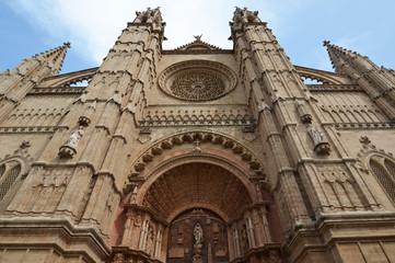 Fototapeta na wymiar Wide angle of the Cathedral of Santa Maria of Palma