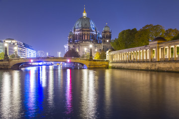 Fototapeta na wymiar Berlin Cathedral (Berliner Dom) upon Spree river at sunset