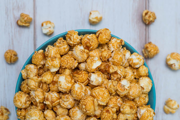 Golden caramel popcorn