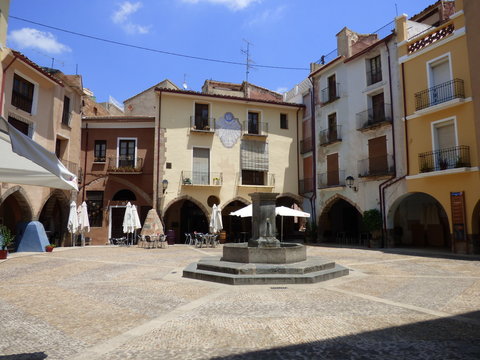 Onda es un municipio y una localidad de la Comunidad Valenciana, España. Perteneciente a la provincia de Castellón, en la comarca la Plana Baja.