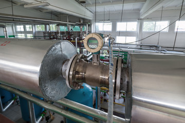 Electronic liquid flow meter.