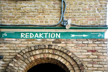 Schild 299 - Redaktion