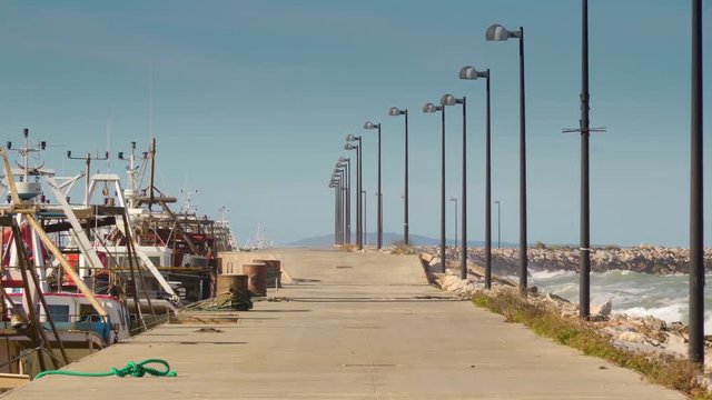 15130_The_walkway_with_the_streetlamps_on_the_side.mov