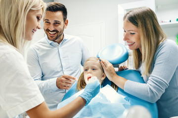 Fototapeta premium Family in dental office
