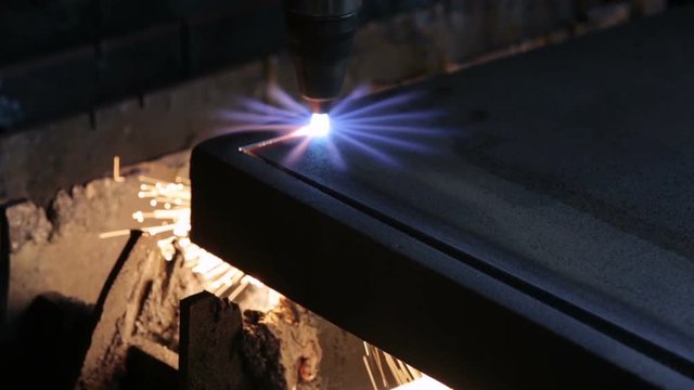 Plasma cutter cutting corner