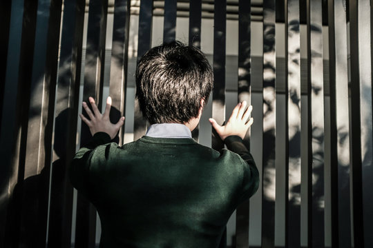 80 Best 立ち尽くす Images Stock Photos Vectors Adobe Stock