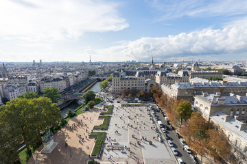 ノートルダム大聖堂から見るパリ市街の風景