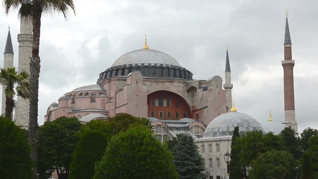 Hagia Sophia and the fountain in the sultanahmet park in the city of Istanbul, Turkey