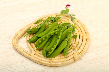 Ripe green peas