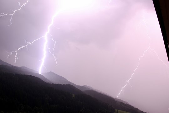 violent orage dans les Alpes