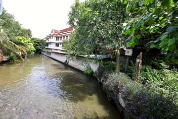 Fototapeta na wymiar Canal near the temple