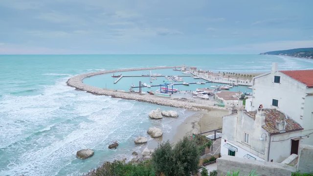 15174_The_view_of_the_Capoiale_park_and_the_ocean.mov