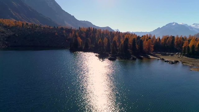 Aerial 4K - Val di Campo - Engadina (CH) - Vista autunnale del Lago Viola 