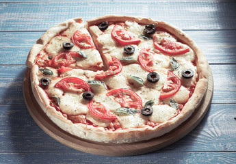 margarita pizza at wood
